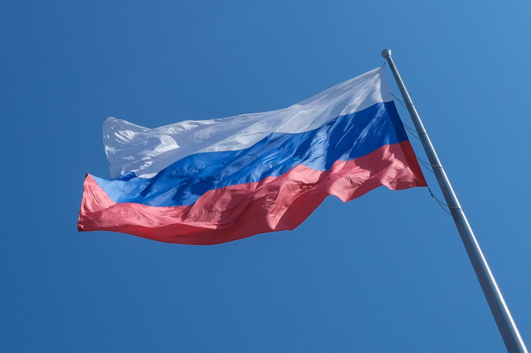 Церемония поднятия Государственного флага.